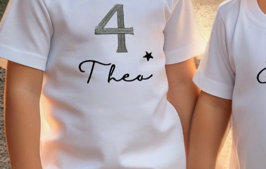 Geburtstags T-Shirt mit Name 4 Jahre