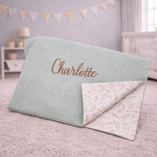 Babydecke mit Name Weidekätzchen/ mint
