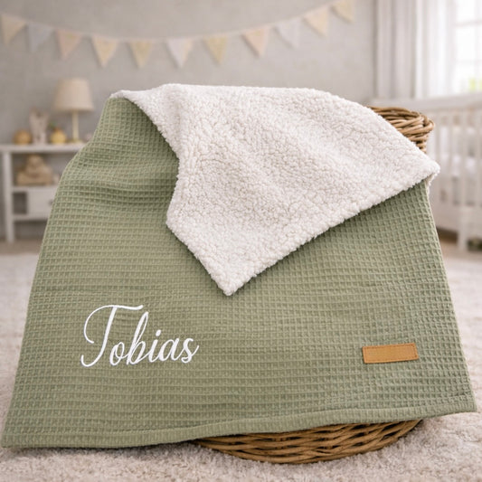 Kuscheldecke Teddy mit Name oliv